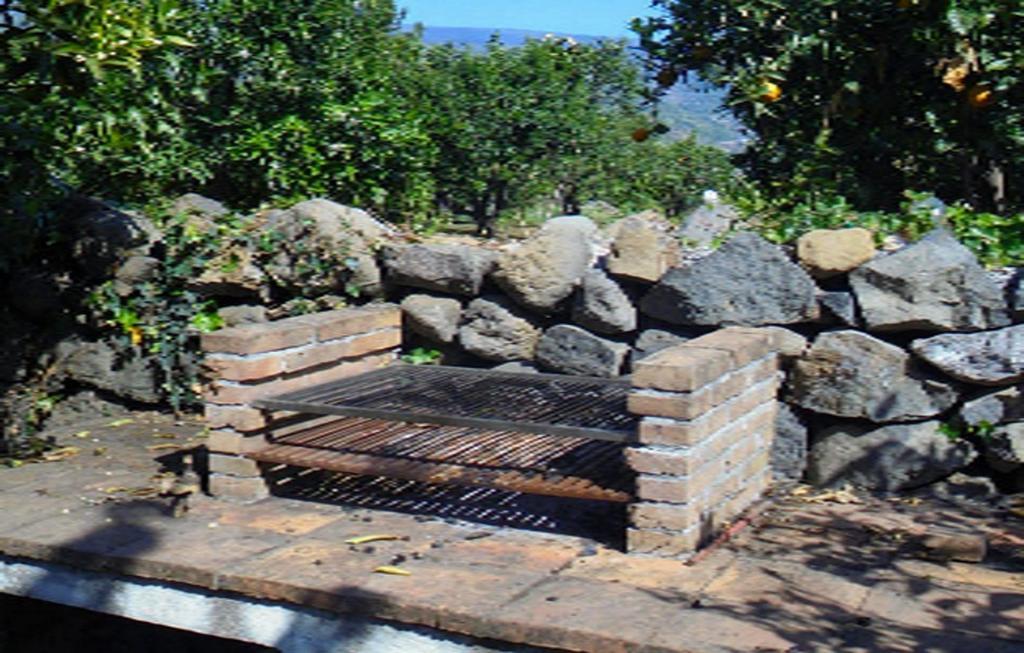 Baglio Delle Rose Bed & Breakfast Giarre Bagian luar foto
