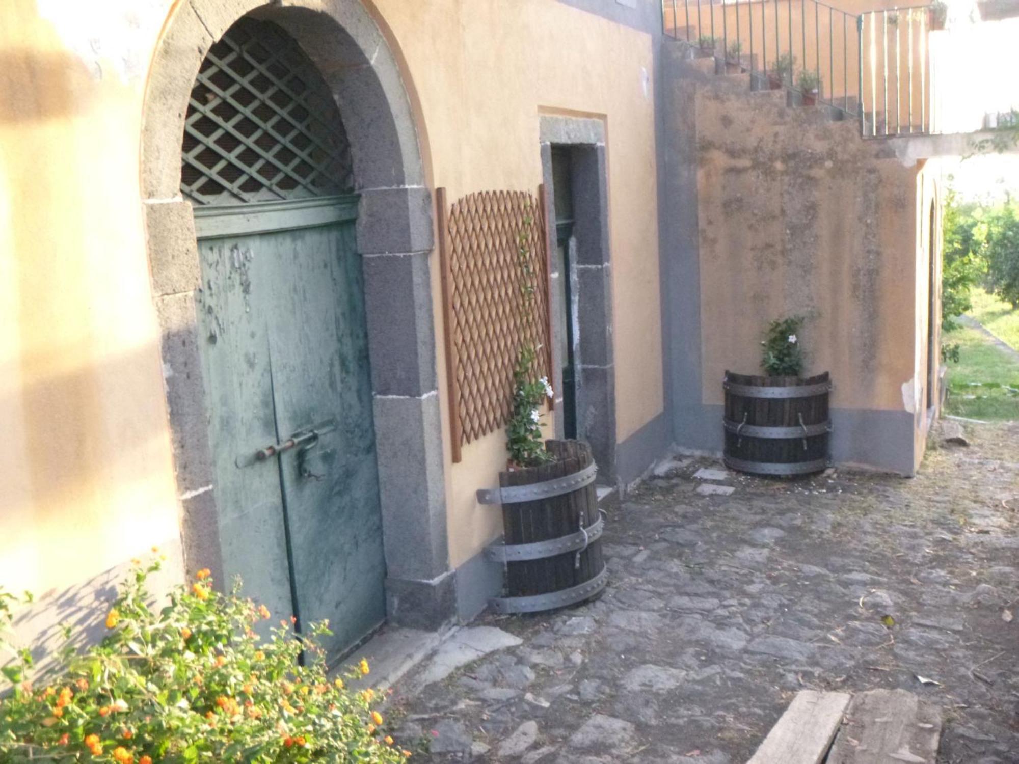 Baglio Delle Rose Bed & Breakfast Giarre Bagian luar foto