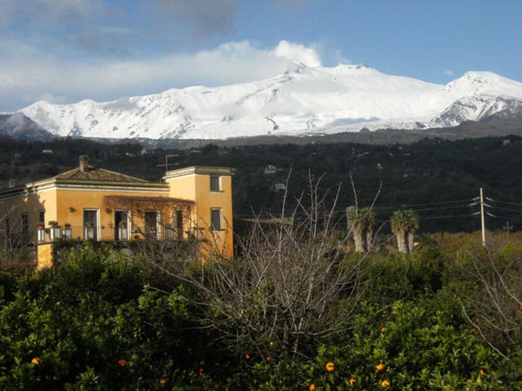 Baglio Delle Rose Bed & Breakfast Giarre Bagian luar foto