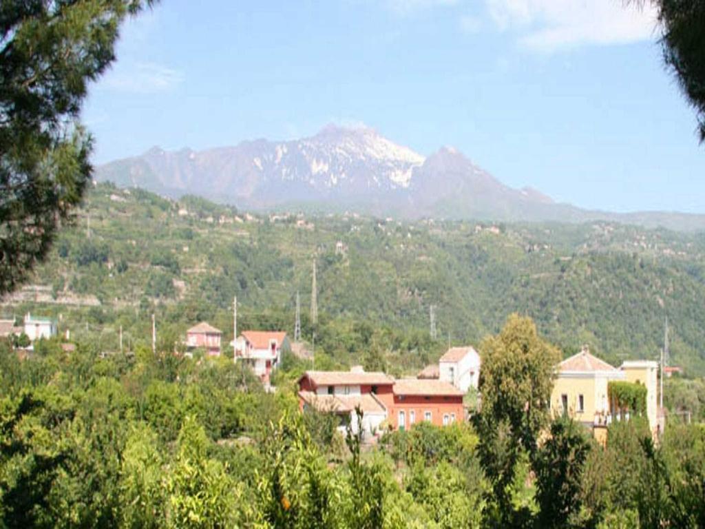Baglio Delle Rose Bed & Breakfast Giarre Bagian luar foto