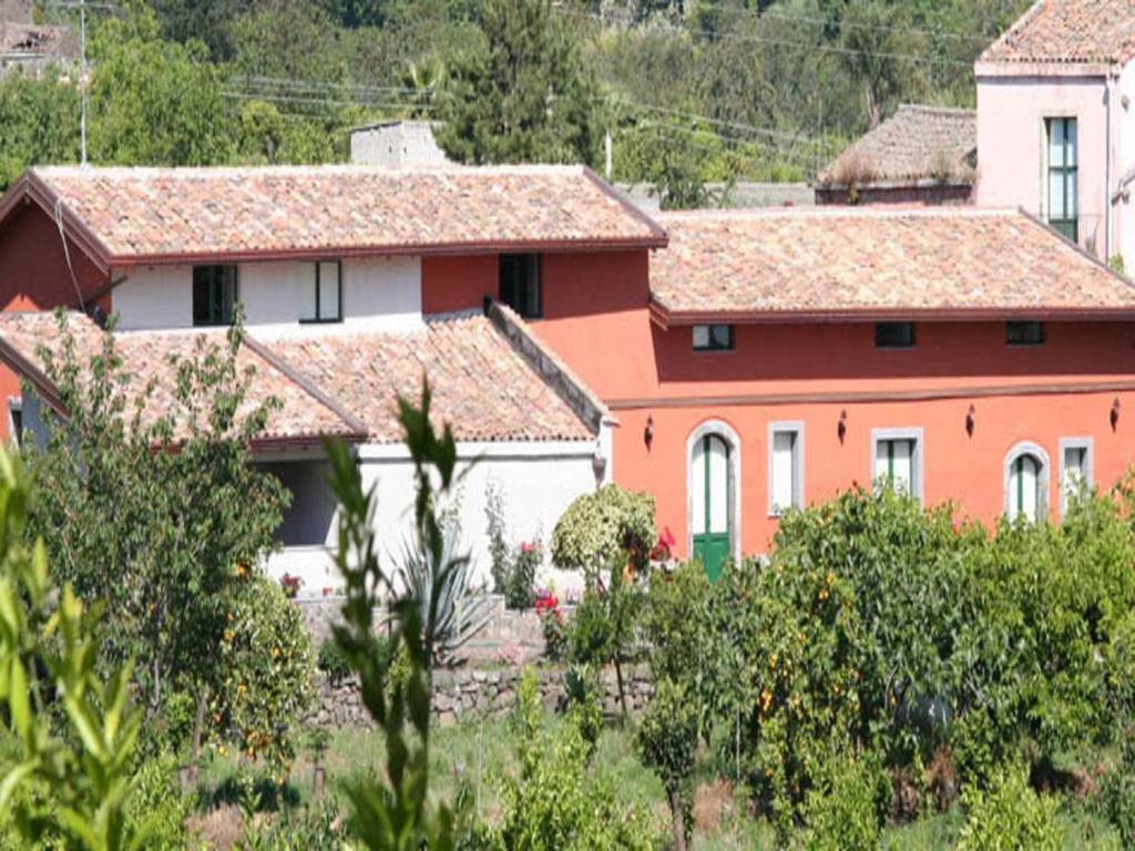 Baglio Delle Rose Bed & Breakfast Giarre Bagian luar foto