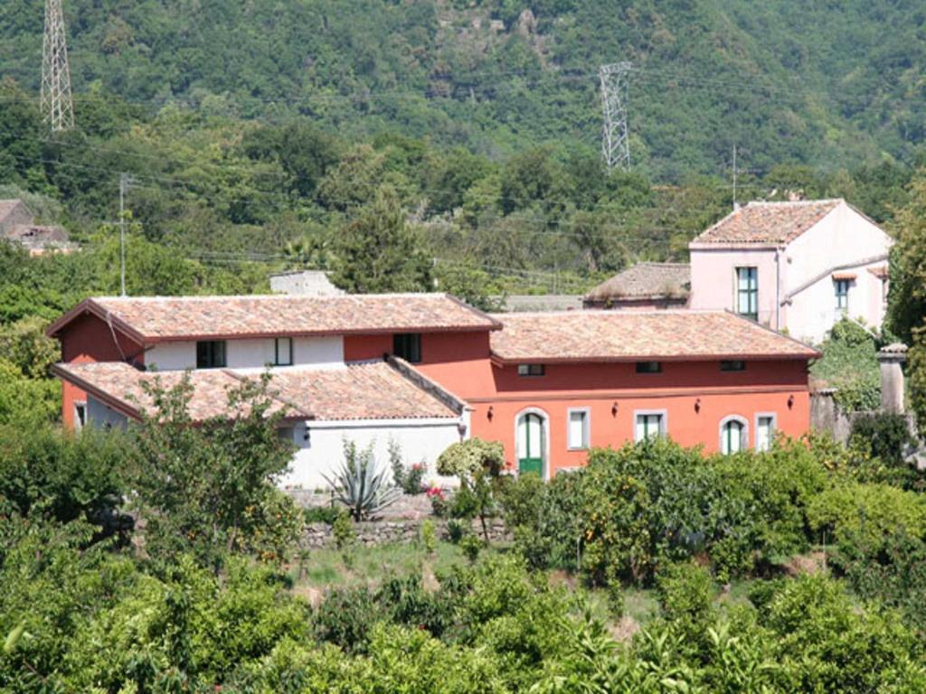 Baglio Delle Rose Bed & Breakfast Giarre Bagian luar foto